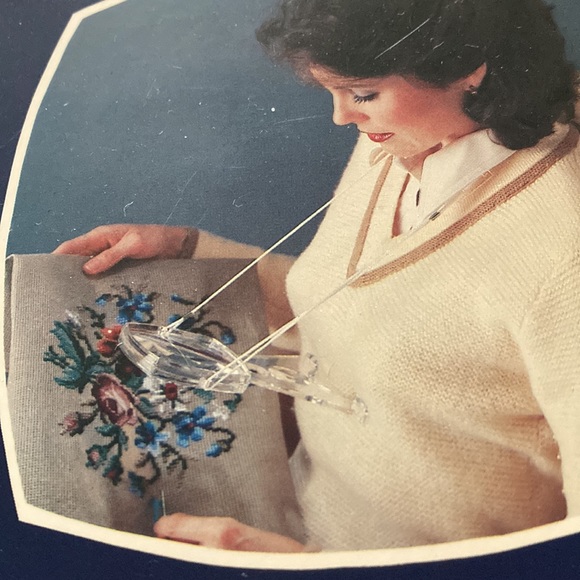 Free Hands Magnifier - Picture 2 of 6